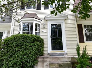 5 Devon Ct, Sterling, VA 20165