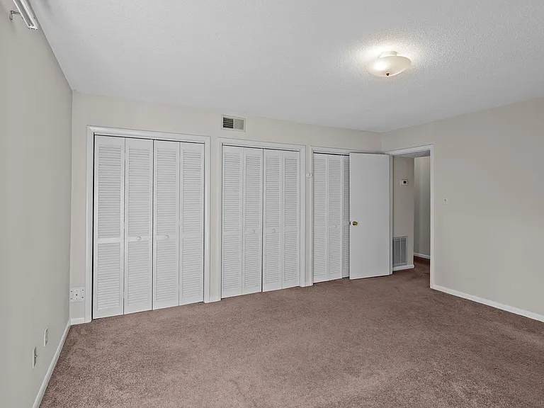 117 Bernhurst Rd — Photo 16