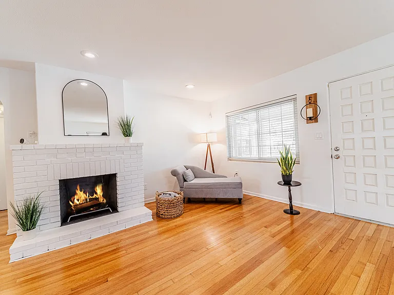 3227 N Orange Ave — Photo 8