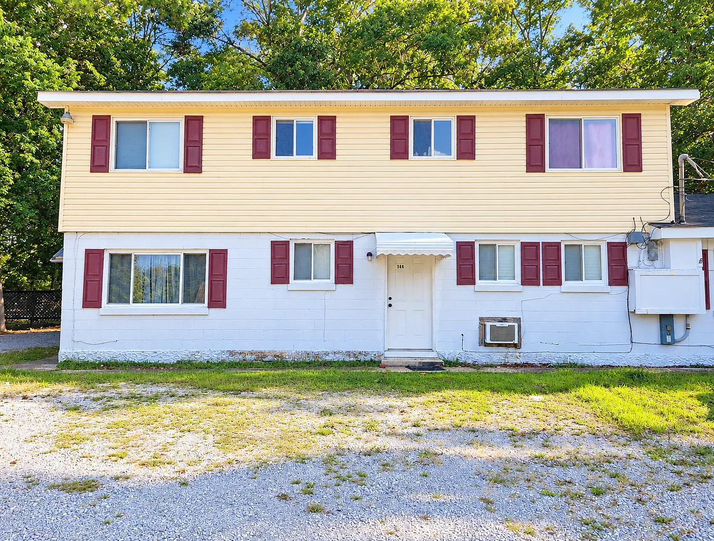 1 Bedroom 1 Bathroom Apartment near Hamilton Place! — Photo 1