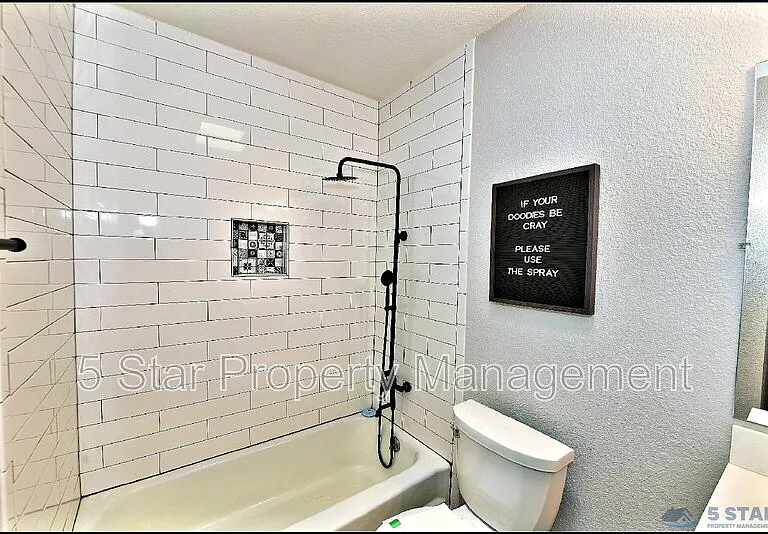 10117 Mercedes St — Photo 34
