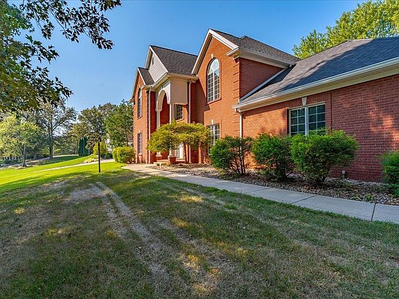 4th image of 6466 Thorn Ridge Dr