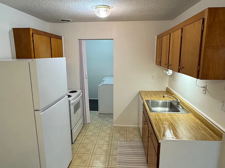 Kitchen, Pantry room, Laundry room.