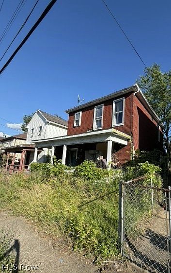 2nd image of 1104 Claire Ave