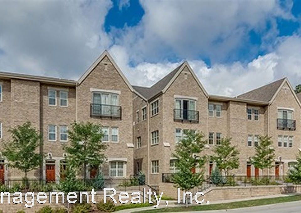 1st image of 54598 Twyckenham Dr