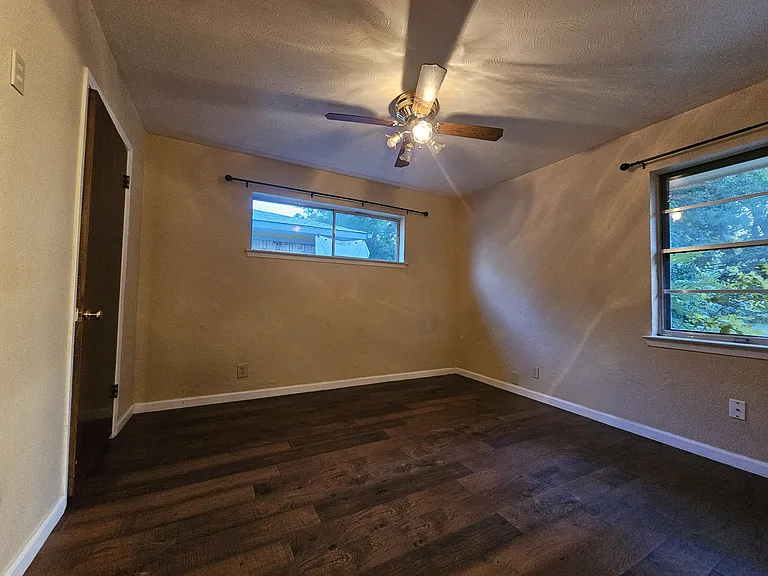 237 N Murphy Rd — Photo 15