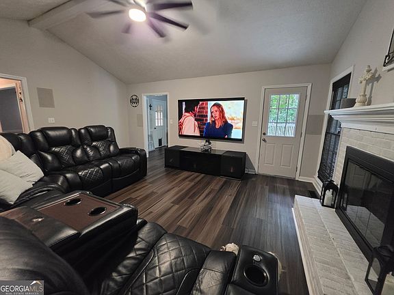 5th image of 109 Huntcliff Ct