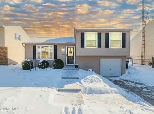 5484 Brook Point Rd, Toledo, OH 43611