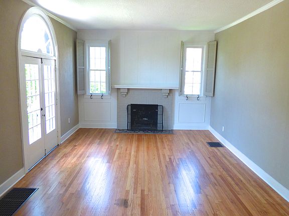 2nd image of 5018 Jacksboro Pike