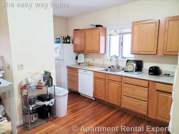 141 Hillsdale Rd #2, Somerville, MA 02144