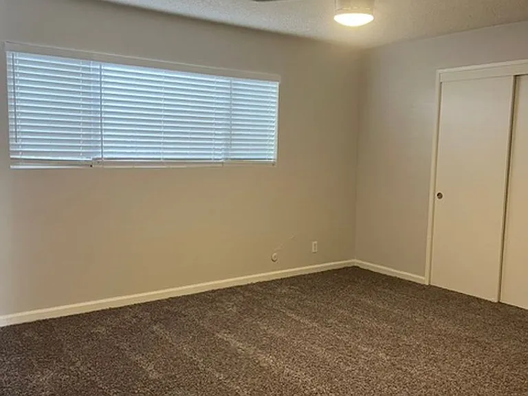 6400 Stockdale Hwy #1-4 — Photo 30