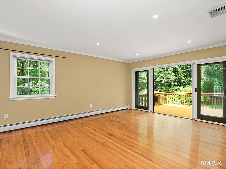 122 Deforest Rd — Photo 20
