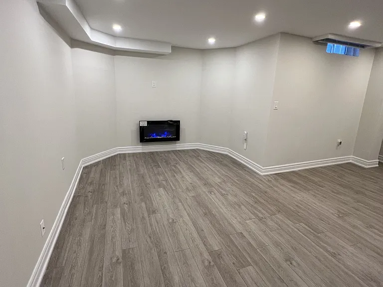 42 Butterfield Cres #LOWER A — Photo 7
