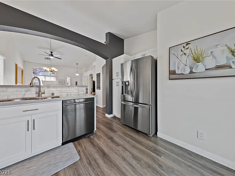 9848 Lenox Crest Pl — Photo 2