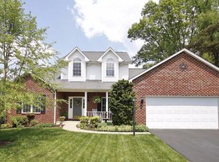 201 White Tail Dr, Roanoke, VA 24012