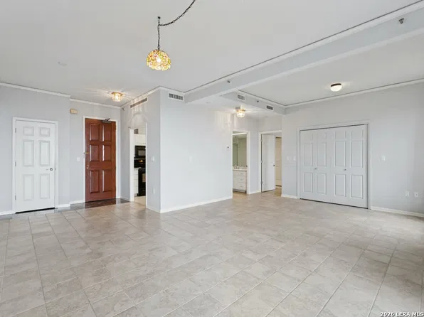 1 Towers Park Ln #1110, San Antonio, TX 78209