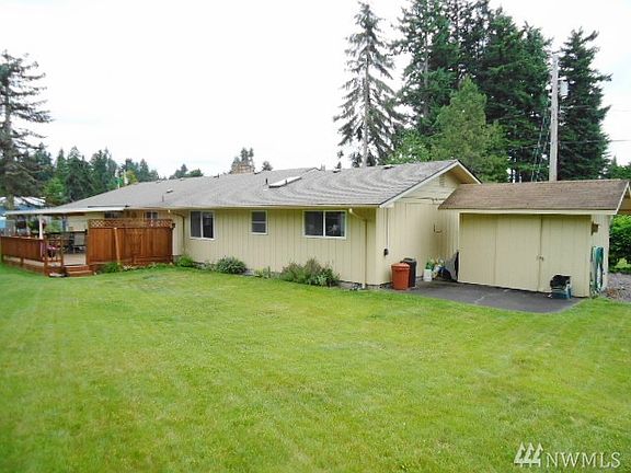 3rd image of 7653 Husky Way SE