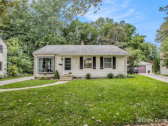 3rd image of 736 Barnett Pl NE