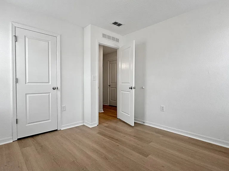959 Grandin St — Photo 20