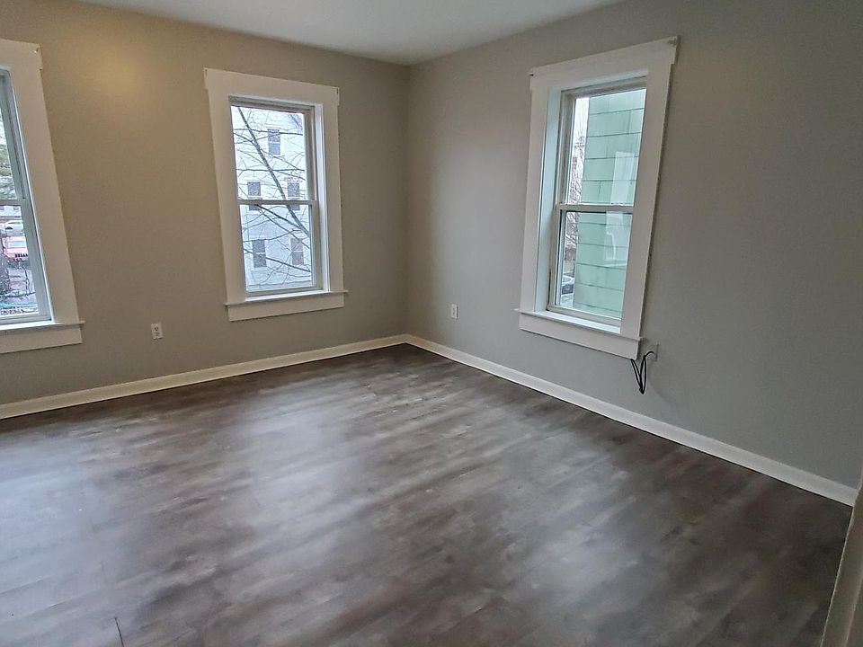 2nd image of 315 Cedar St