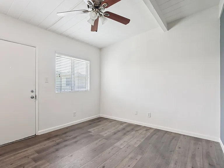 4307 W 28th St — Photo 11