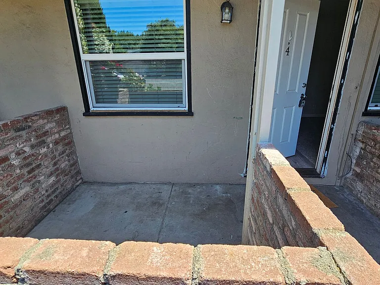 370 N Fair Oaks Ave — Photo 22
