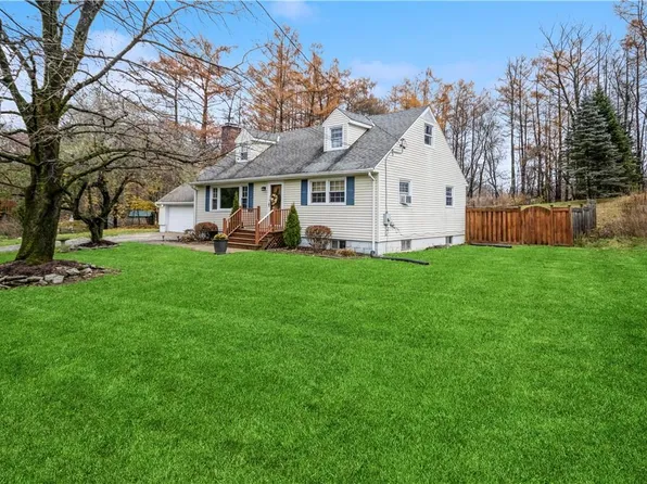 18 Nied Drive, Pleasant Valley, NY 12569