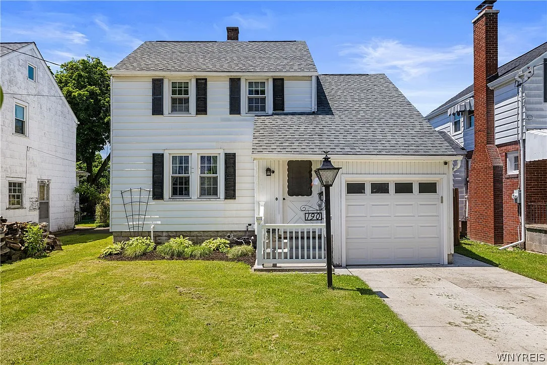 3 bed, 1.5 bath, 1140 sqft, $2,500 — Photo 1