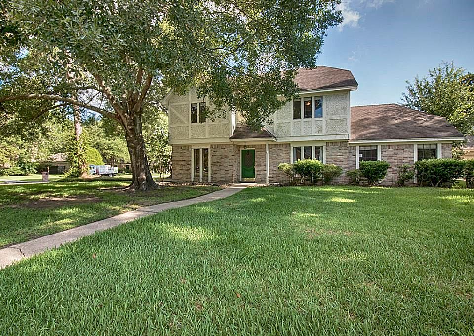 1st image of 7703 12th Fairway Ln