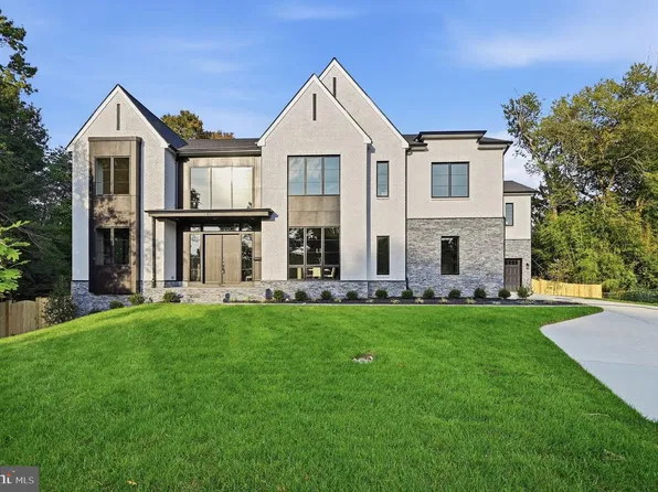 2101 Grayson Pl, Falls Church, VA 22043