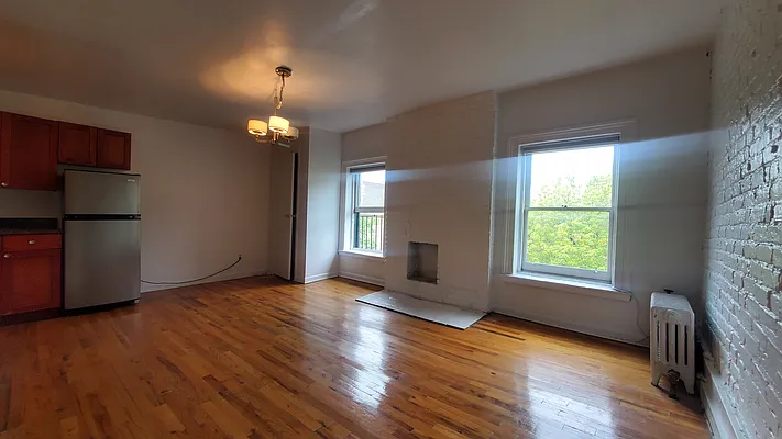 Rented by Bond New York | media 4