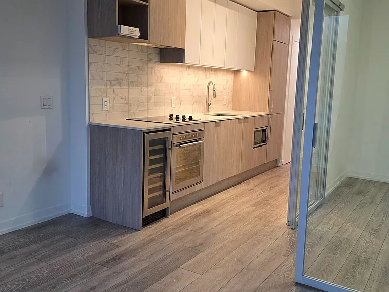 2020 Bathurst St W #528 — Photo 15