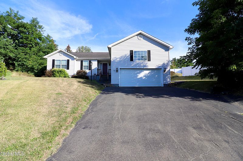 2nd image of 10 Clearview Drive