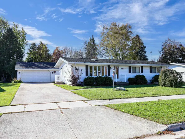 1513 Sunset Ln, New Holstein, WI 53061