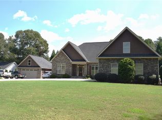 718 Brown Rd, Anderson, SC 29621