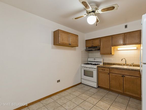 4th image of 3009 N Paris Ave #203