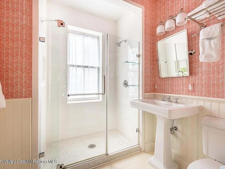 613 Warren St #1 — Photo 12
