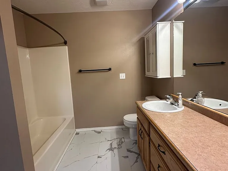 4410 W 2nd St — Photo 10