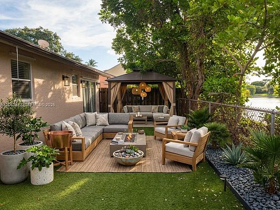 4th image of 7927 NW 50th St