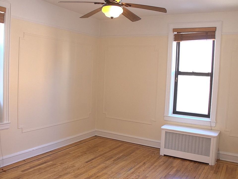 1st image of 4142 42nd St APT 4B