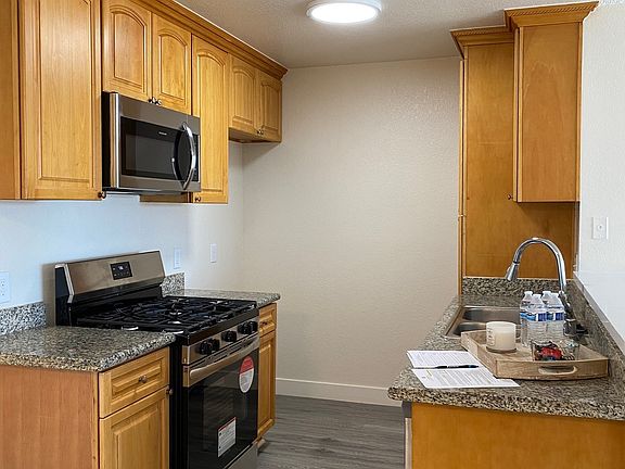 5th image of 7636 Fulton Ave