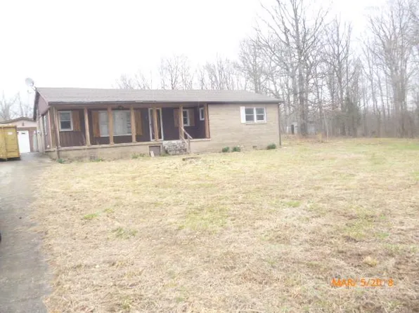 427 Country Ln, Dover, TN 37058