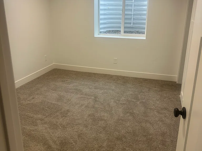 431 W Clark St — Photo 11