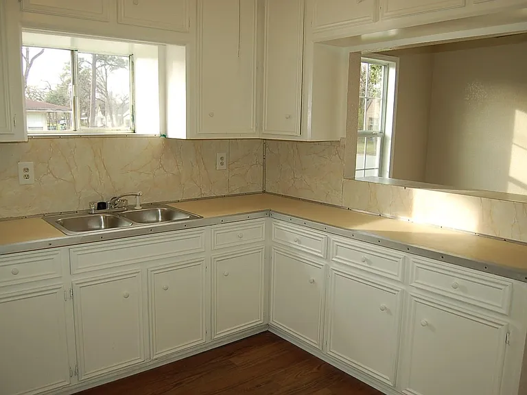 7304 Kinney St — Photo 13