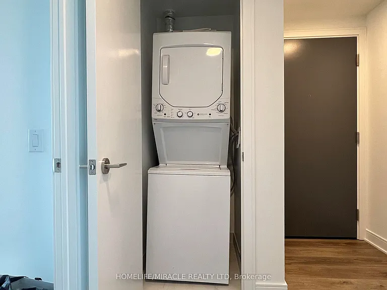 86 Dundas St E #1603 — Photo 15