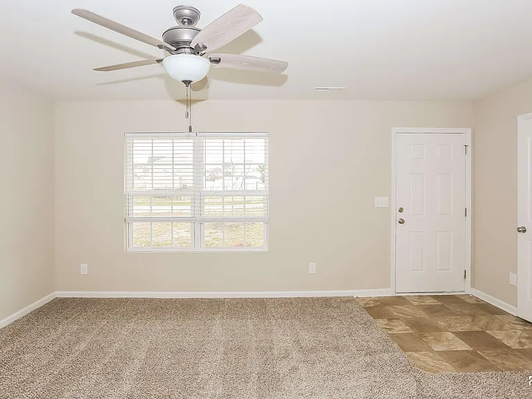 232 Valerie Dr — Photo 6