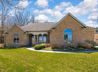 6930 Honey Ln, Erie, PA 16509