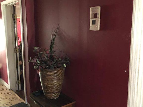 5th image of 137 Chandler Ave