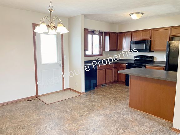 5th image of 1711 SW 27th St