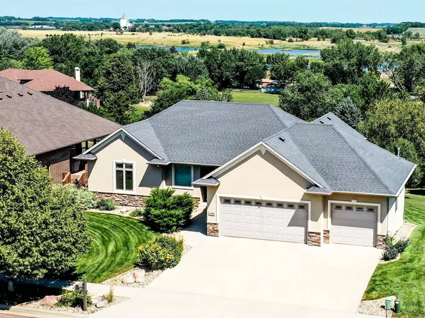 7404 W 15th St, Sioux Falls, SD 57106